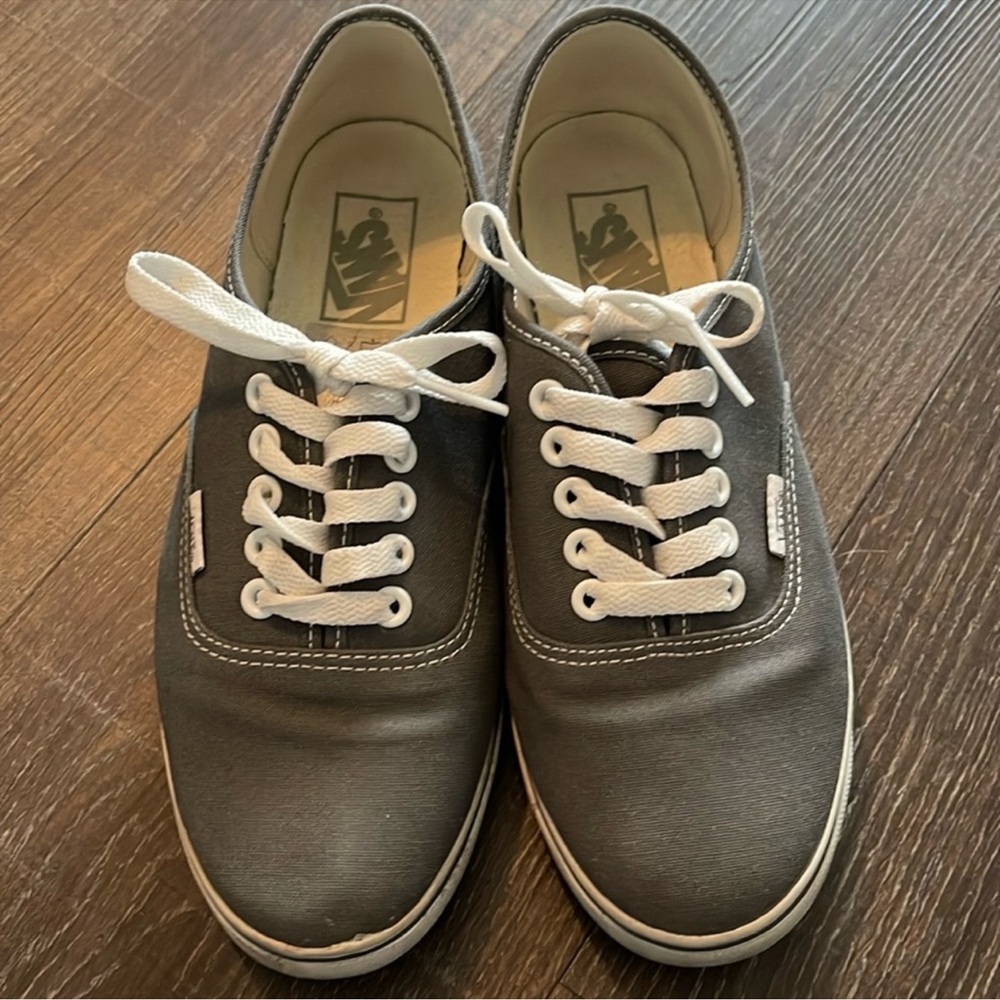 Vans Gray Unisex Men’s size 6.5 Women’s size 8 Shoes